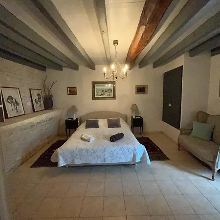 Hébergement de vacances Maison D'une Avec Jardin Clos Et Wifi A Sigogne
